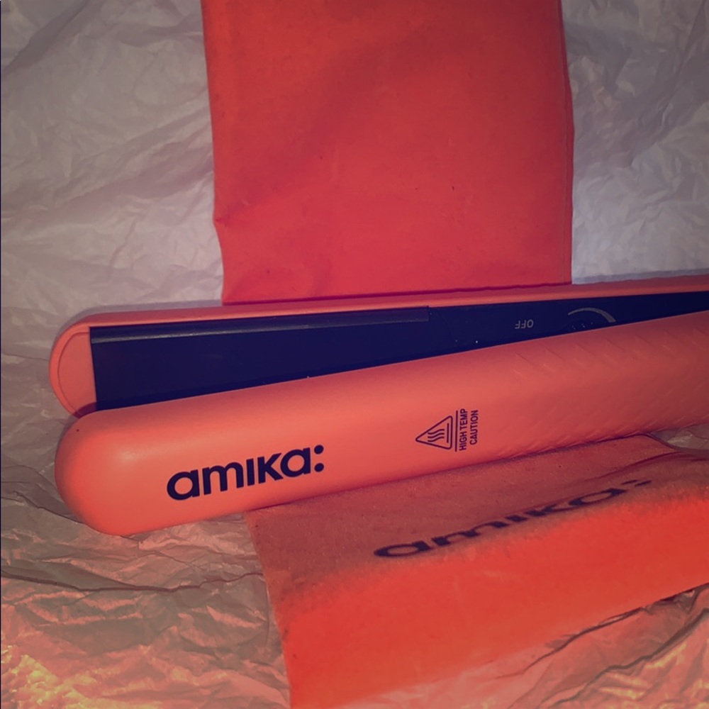 Amika flatiron